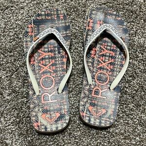 Roxy flip flops